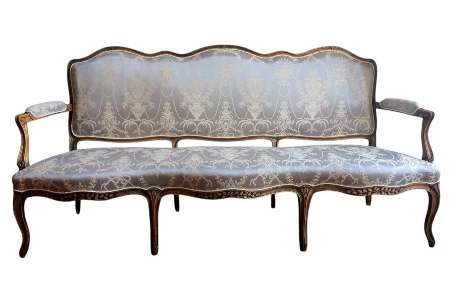 Canapé de l'époque Louis XV