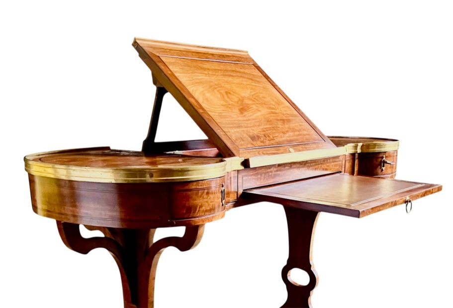 Table à transformations Louis XVI attribuée à François-Antoine Canabas dit Gengenbach. Table rognon par François Antoine Canabas (1735-1803)