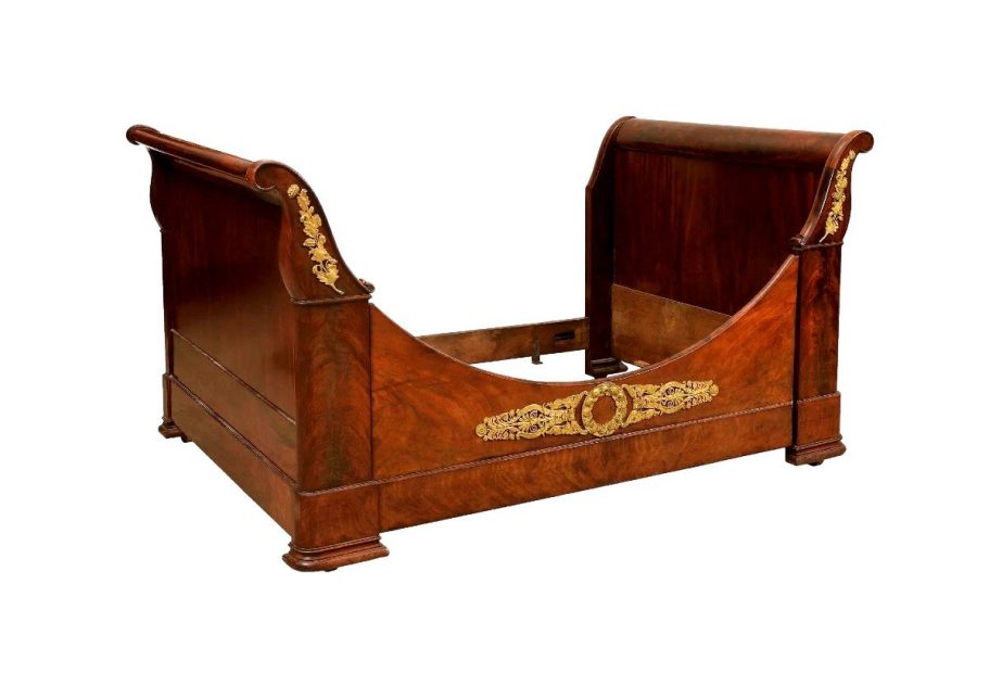 Lit en acajou de l'époque Restauration