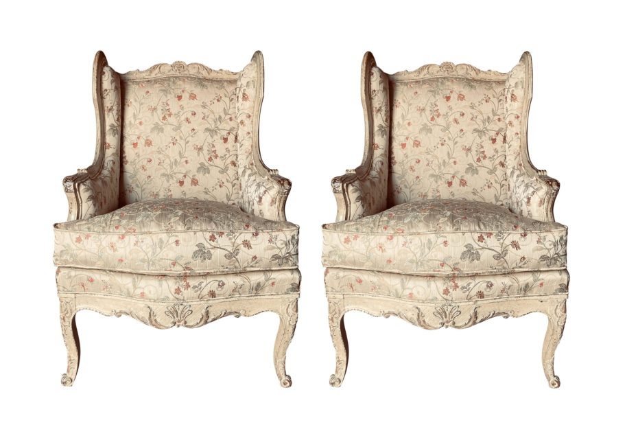 Paire de bergères en confessionnal de l'époque Louis XV