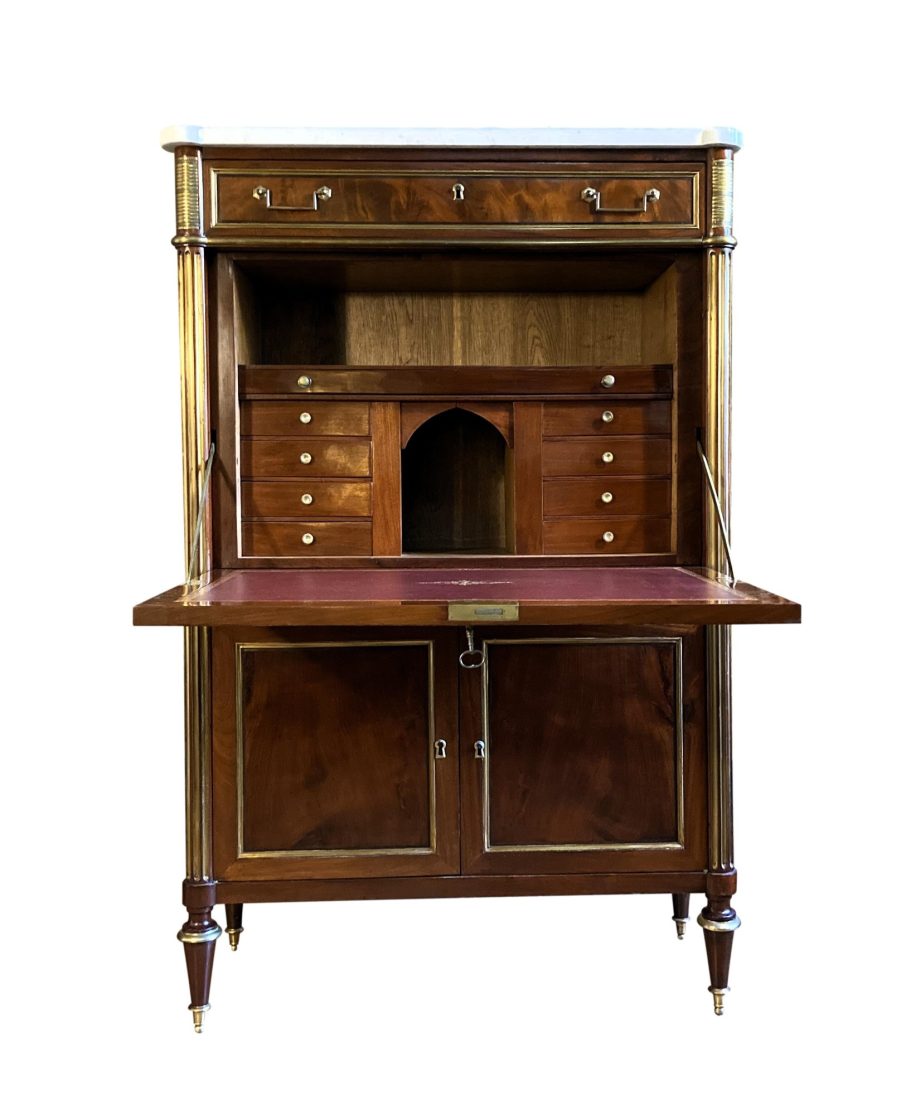 Secrétaire en acajou de l'époque Louis XVI