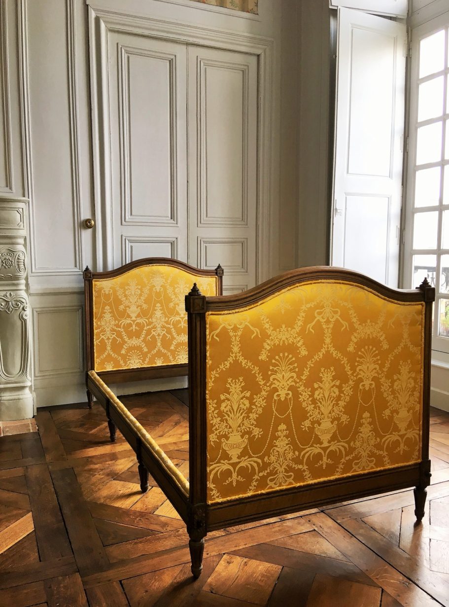 Lit Louis XVI du XIXe siècle