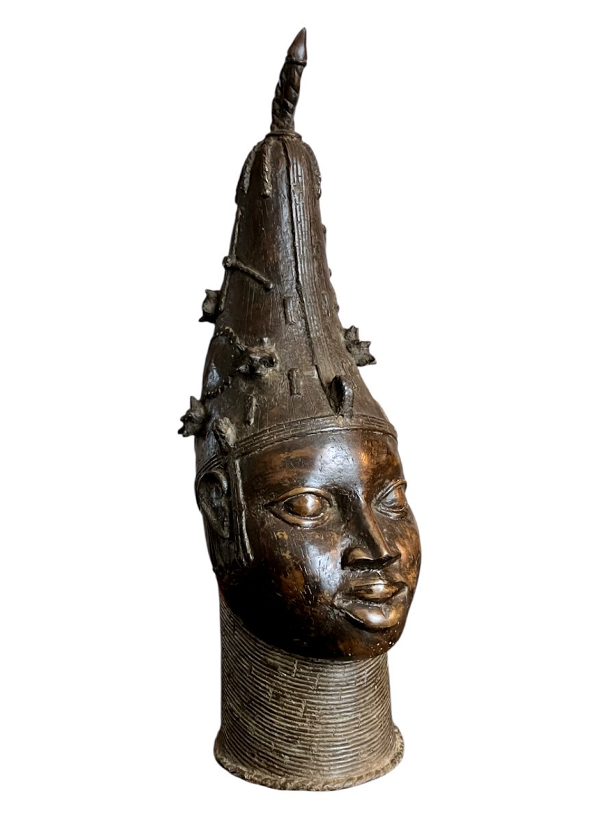 Tête en bronze commémorative - Culture Edo, royaume du Bénin Tête en bronze commémorative - Culture Edo, royaume du Bénin